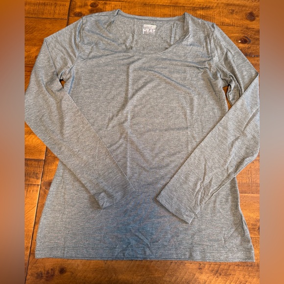 32 Degrees Tops - 32 DEGREES HEAT- WOMENS LONG‎ SLEEVE LIGHT WEIGHT CREW NECK SHIRT nwot